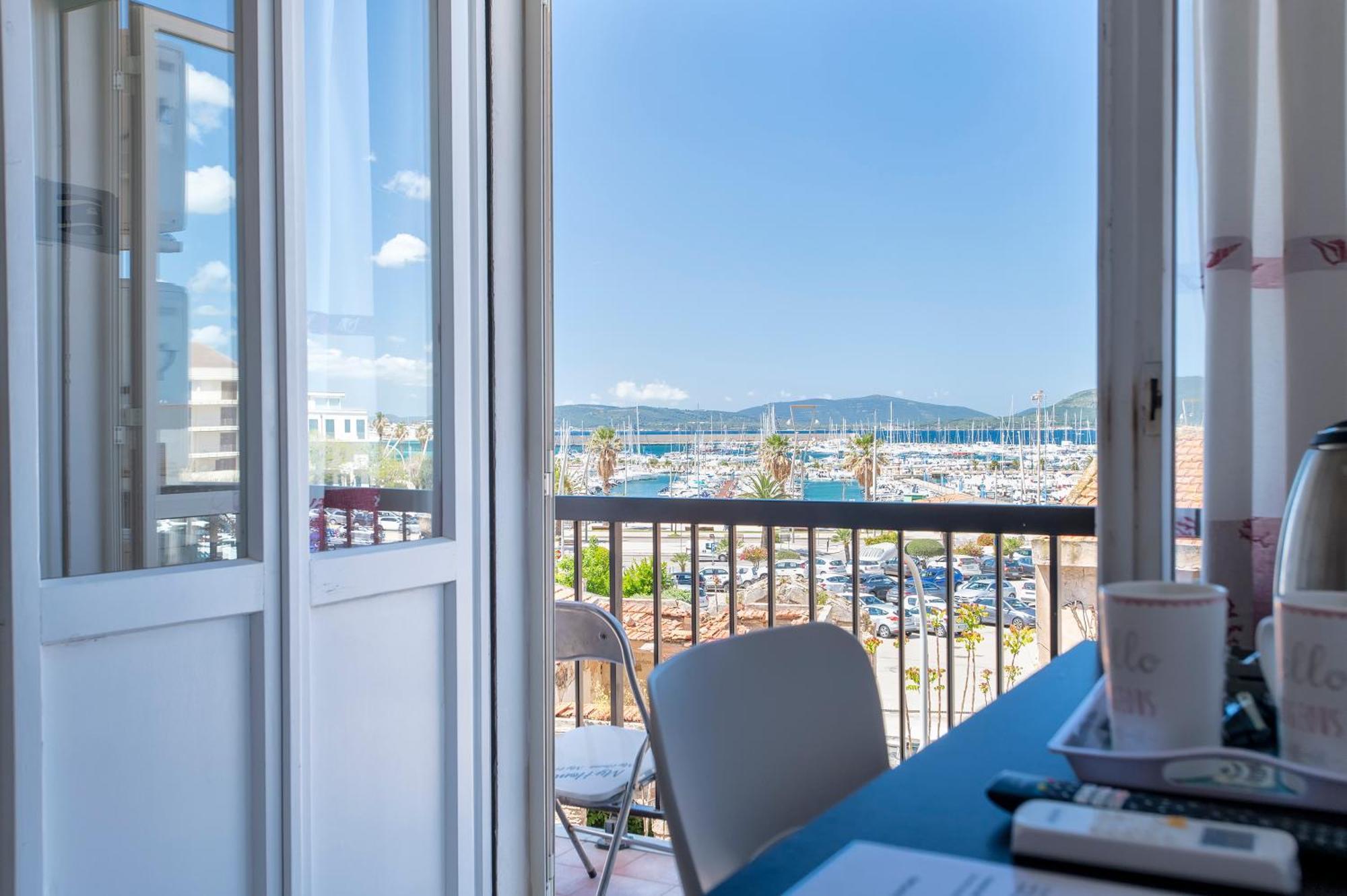 Chambre Double Deluxe avec Balcon - Vue sur Mer