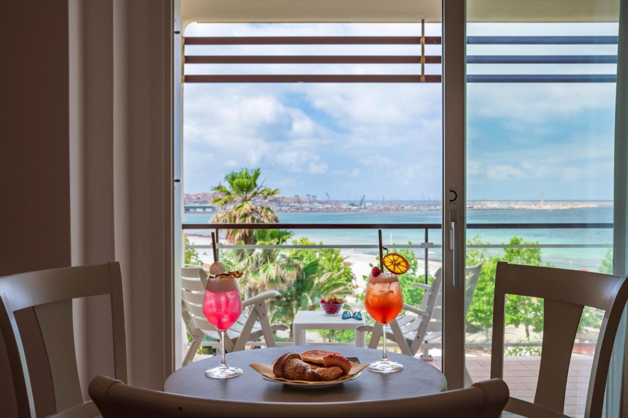 Chambre Quadruple - Vue sur Mer ou Piscine
